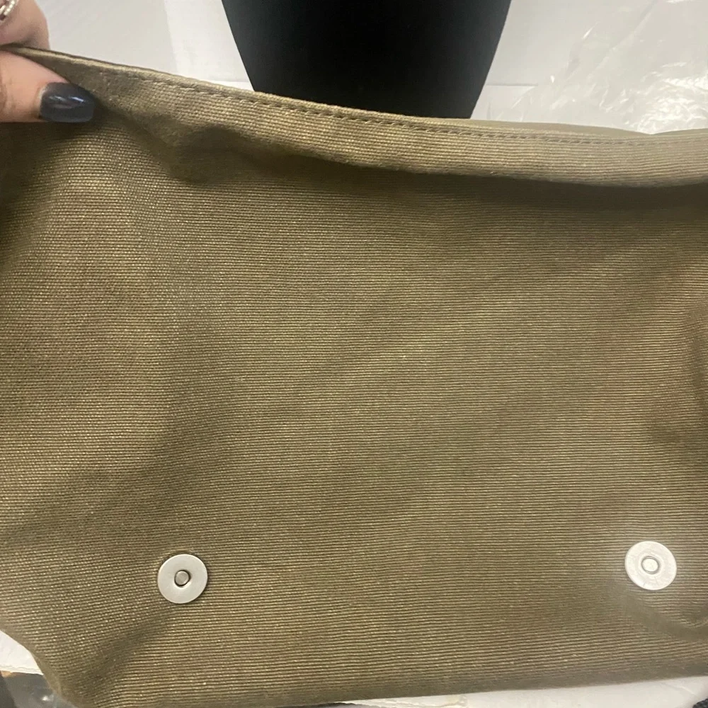 Calvin Klein Men’s Army Green Messenger Bag - Picture 9 of 14